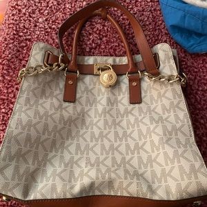 Michael kors purse